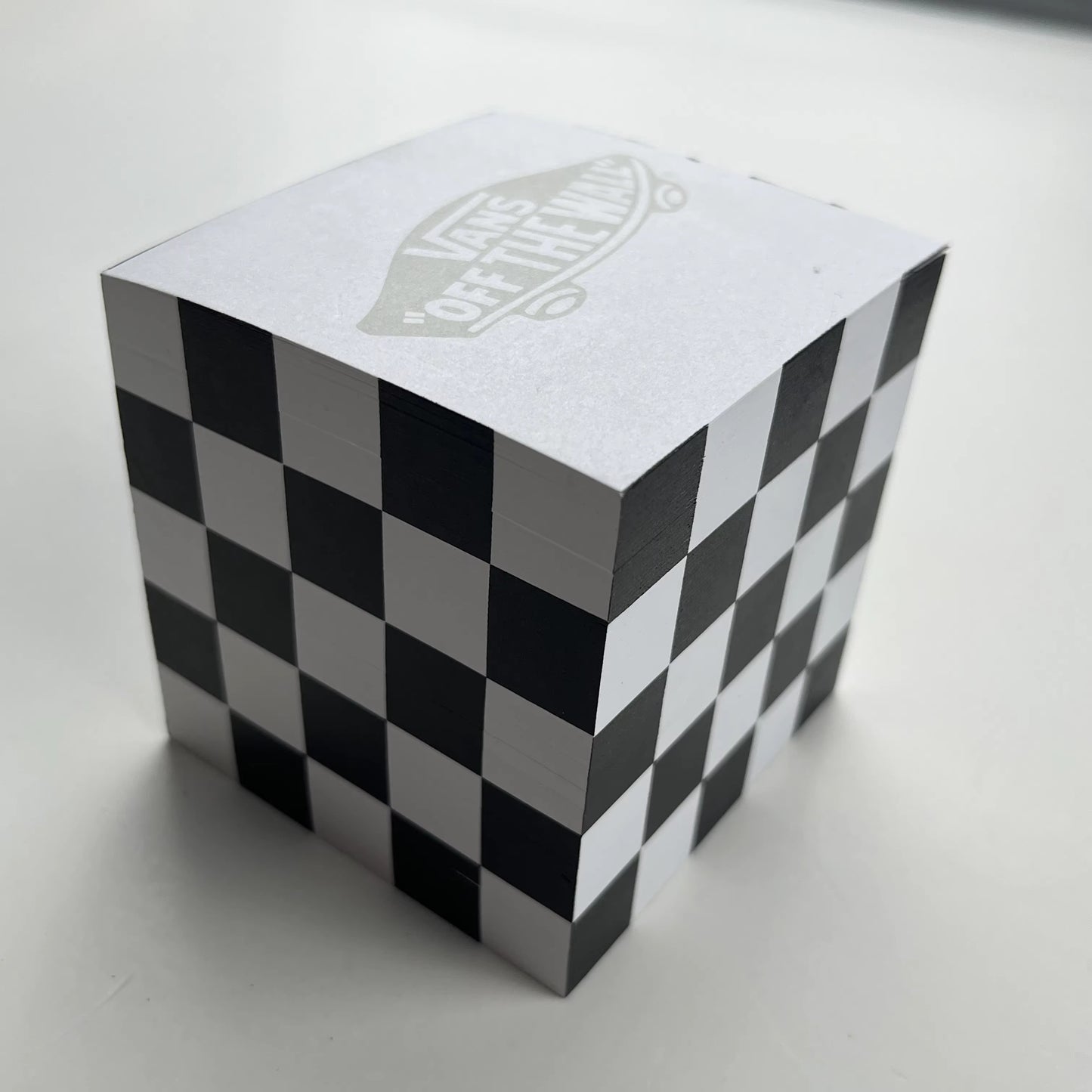 Оптовая продажа блокнота Cube Sticky с рисунком шахматной доски | Бумажный блок для заметок с индивидуальным логотипом для подарочных товаров для офиса, школы и студентов