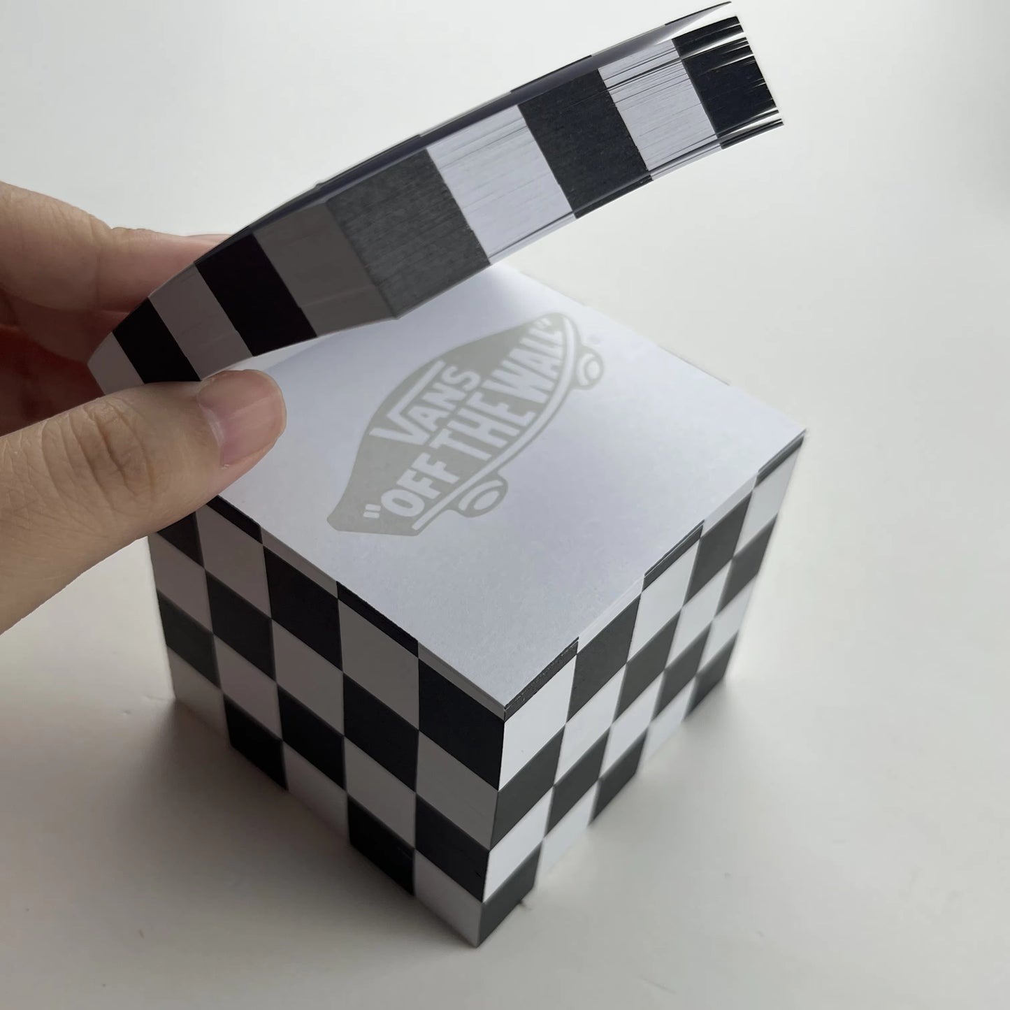 Оптовая продажа блокнота Cube Sticky с рисунком шахматной доски | Бумажный блок для заметок с индивидуальным логотипом для подарочных товаров для офиса, школы и студентов